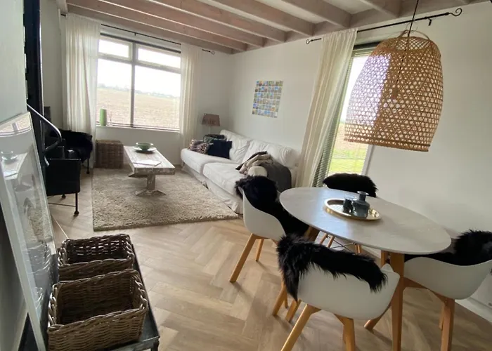 The White House - Gehele Bed and breakfast 3*